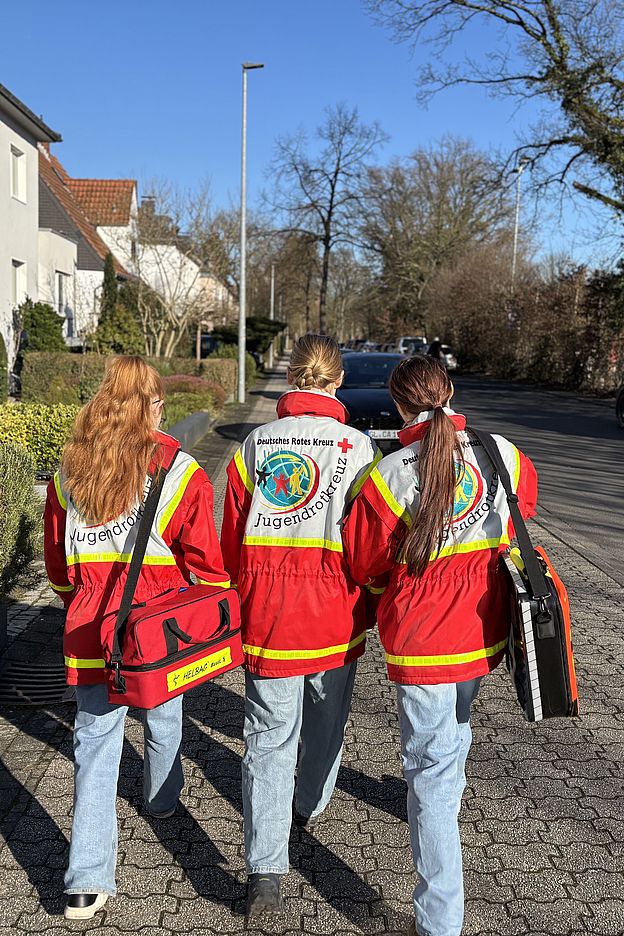 JRK auf dem Weg zum Sandienst